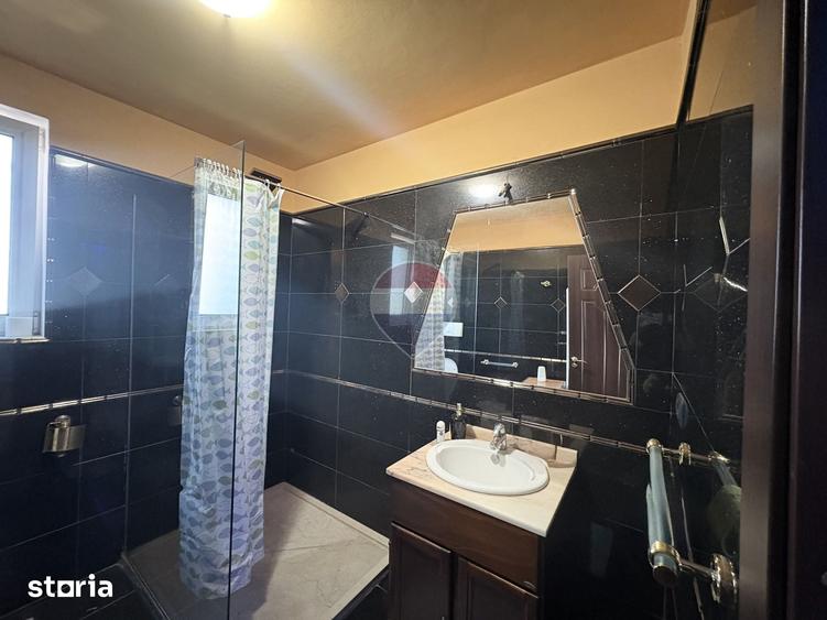 Casă cu 5 camere cu Teren 600 Mp în Ultracentral