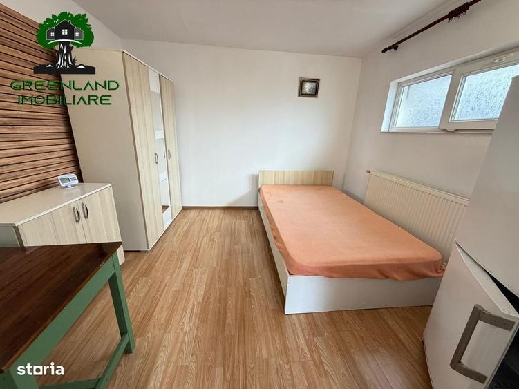 Casă cu 4 camere în Podul de Fier