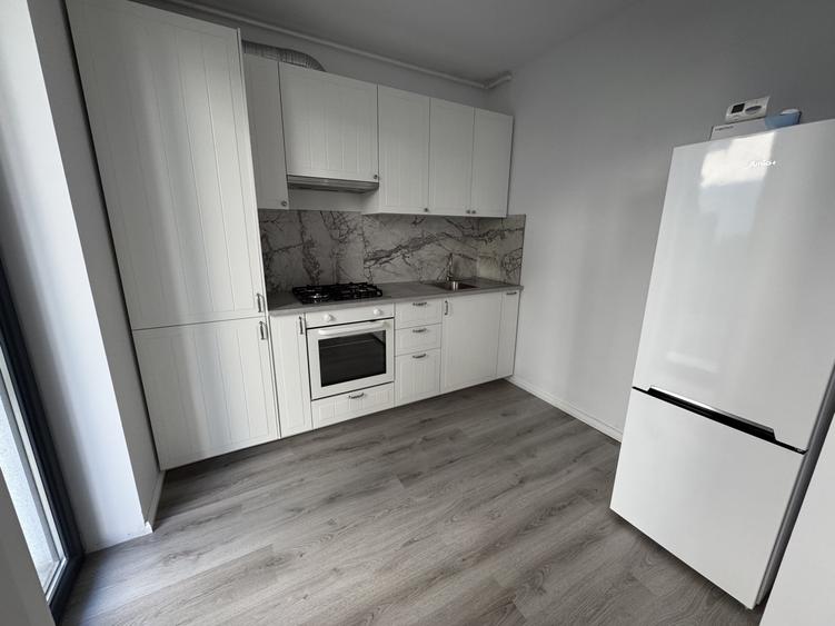 Apartament cu 2 camere decomandat, mobilat în 1 Decembrie