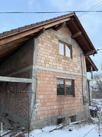 Casă cu Teren 1000 Mp în Râușor