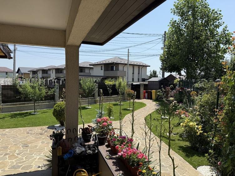 Casă cu 3 camere în Păulești