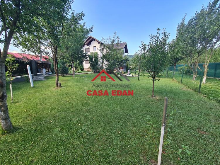 Casă cu 5 camere cu Teren 958 Mp în Câmpina
