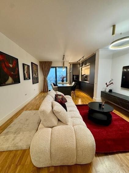 Apartament cu 2 camere semidecomandat, mobilat în Barbu Văcărescu