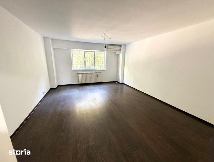 Apartament cu 3 camere în Tei
