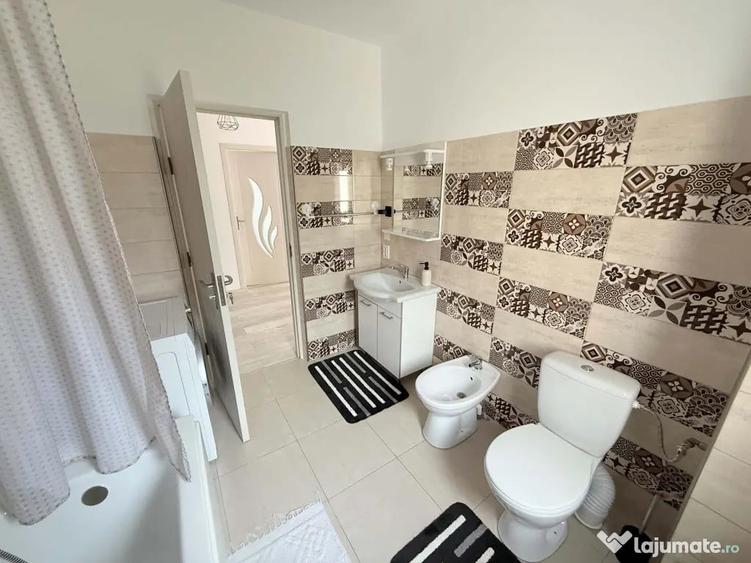 Apartament cu 3 camere decomandat în Vișan