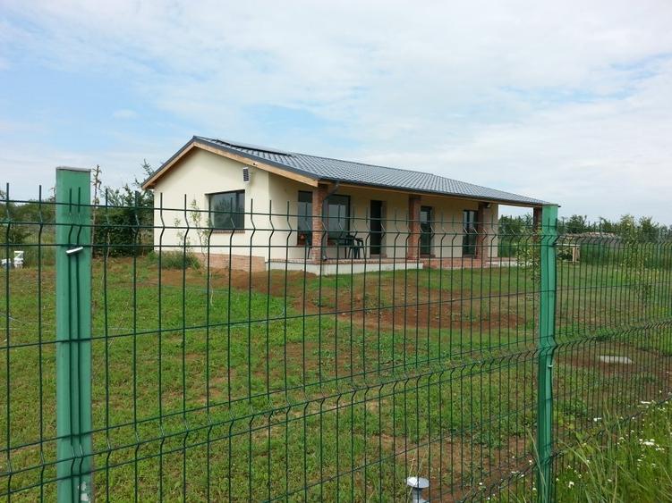 Casă cu 4 camere cu Teren 1500 Mp în Ciolpani