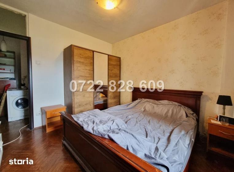Apartament cu 3 camere semidecomandat în Gara de Nord