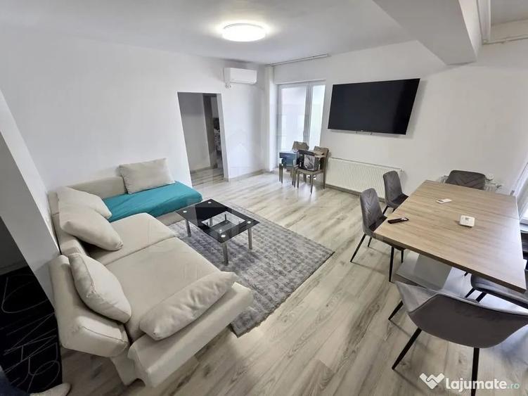 Apartament cu 3 camere semidecomandat în Central