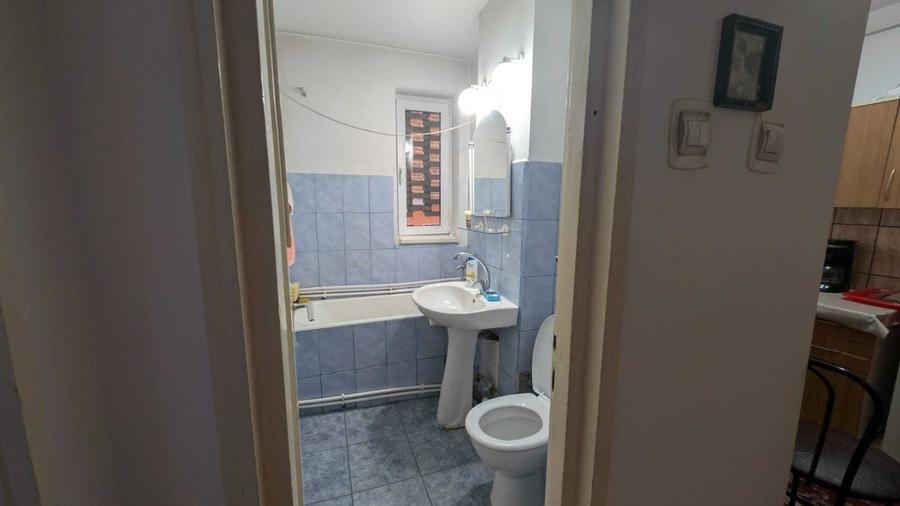Apartament cu 2 camere decomandat în Petros