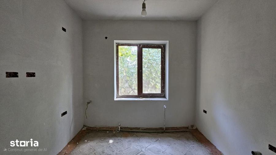 Casă cu 3 camere cu Teren 720 Mp în Păcurari