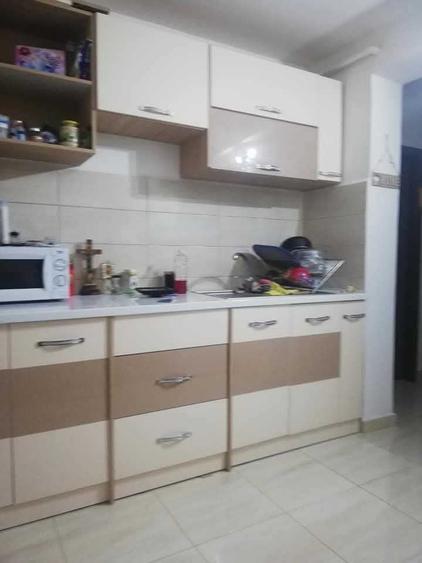 Apartament cu 4 camere decomandat în Cotroceni