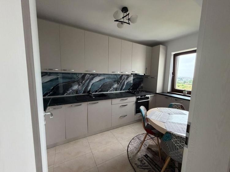 Apartament cu 2 camere decomandat în Noua
