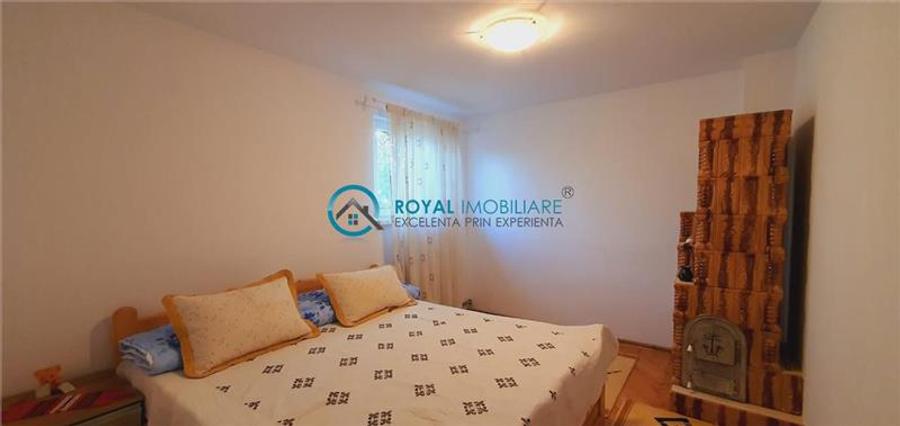 Casă cu 5 camere cu Teren 1800 Mp în Valea Călugărească