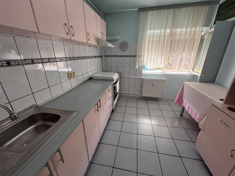 Apartament cu 3 camere în Militari