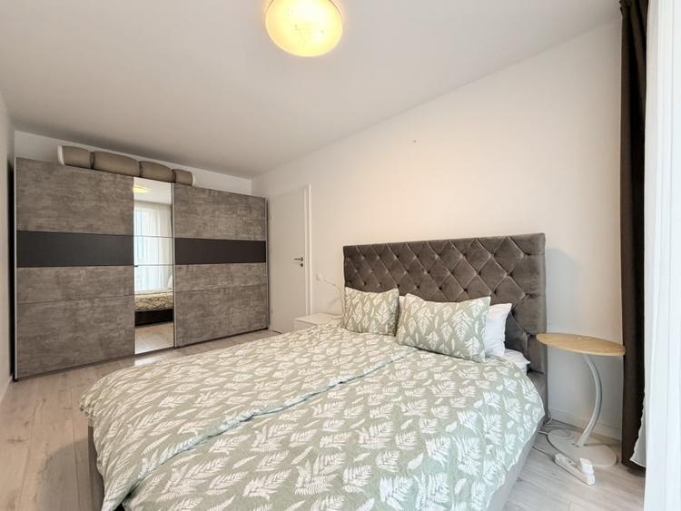 Apartament cu 3 camere semidecomandat, mobilat în Bună Ziua