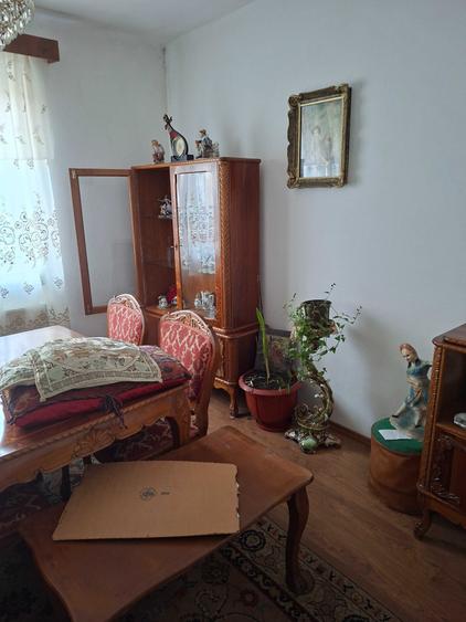 Casă cu 2 camere în Central