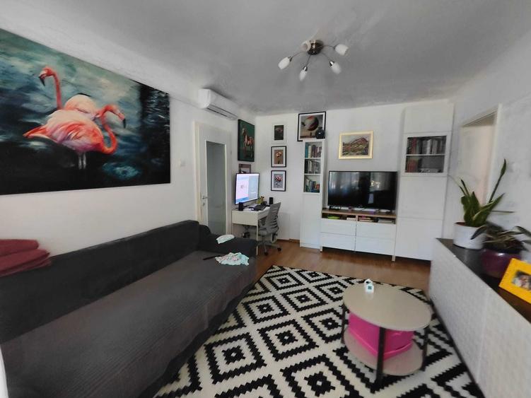 Apartament cu 2 camere semidecomandat în Exterior Vest