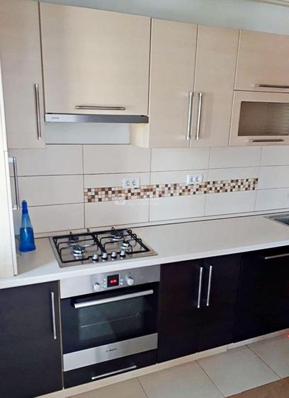 Apartament cu 2 camere semidecomandat, mobilat în Central