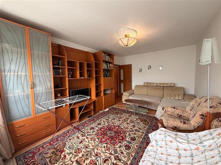 Apartament cu 2 camere decomandat, mobilat în Aviației