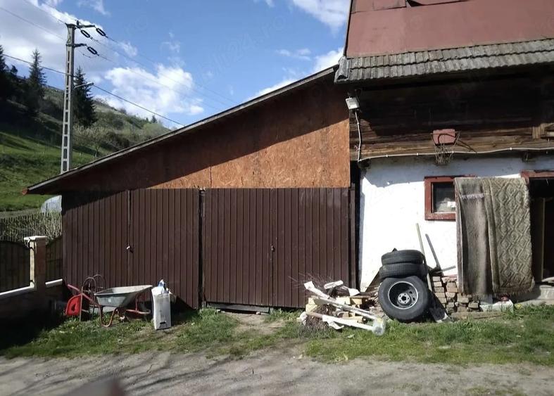 Casă cu 4 camere cu Teren 1900 Mp în Central