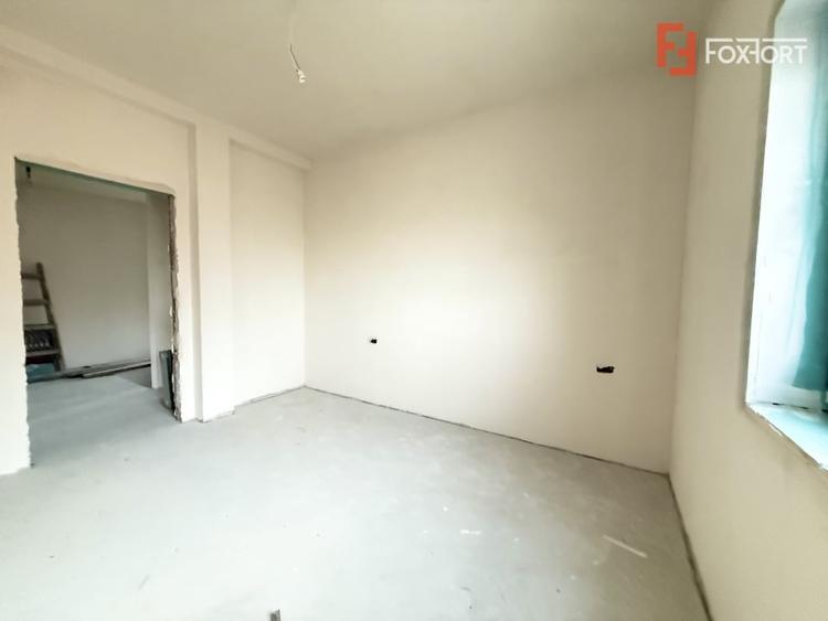 Casă individuală cu 4 camere cu Canalizare în Săcălaz