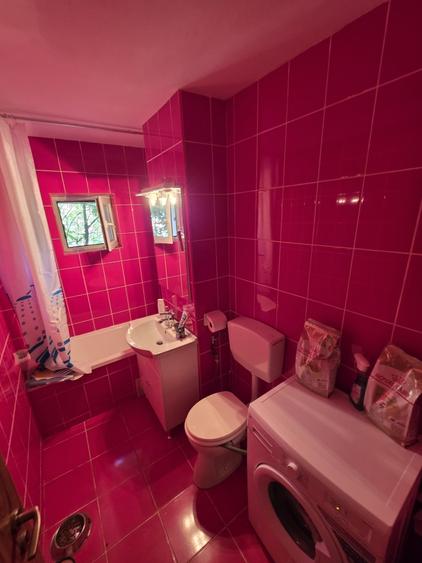 Apartament cu 3 camere decomandat în Aradului