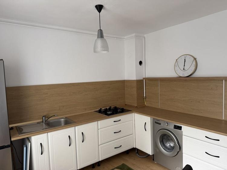 Apartament cu 2 camere decomandat în Exterior Vest