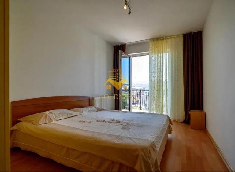 Apartament cu 3 camere semidecomandat în Calea Turzii