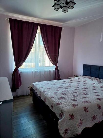 Apartament cu 3 camere decomandat, mobilat în Dumbrăvița