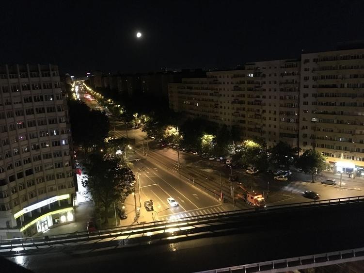 Apartament cu 3 camere decomandat în Colentina