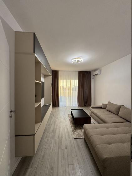 Apartament cu 2 camere decomandat în Apărătorii Patriei