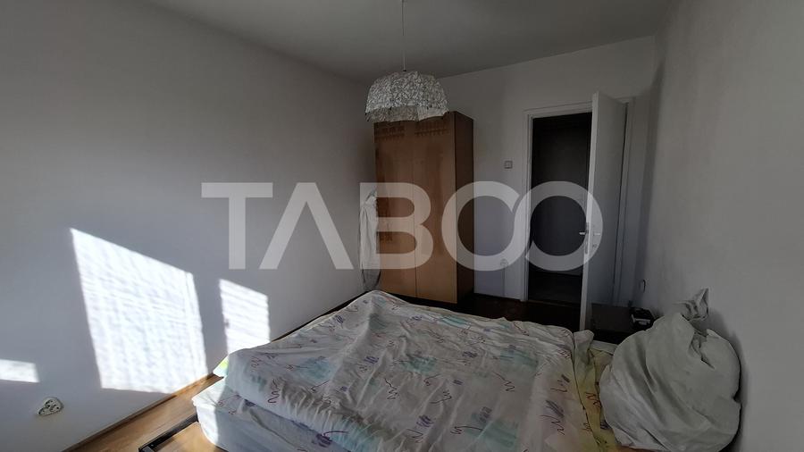 Apartament cu 3 camere decomandat, mobilat în Mihai Viteazul