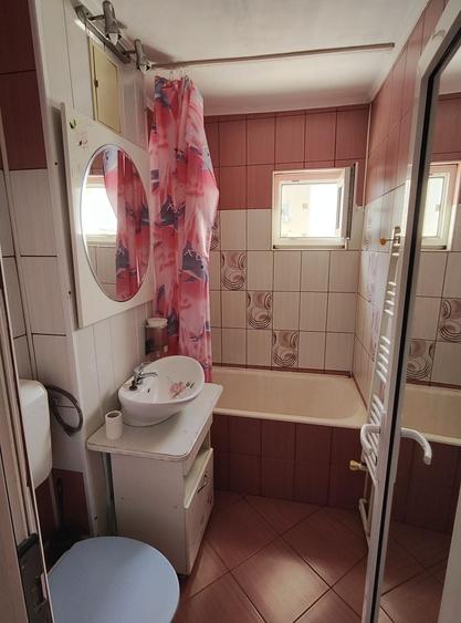 Apartament cu 2 camere decomandat în Exterior Vest