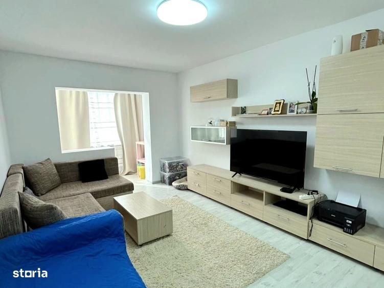 Apartament cu 4 camere decomandat în Sud