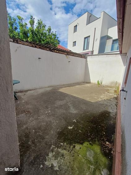 Casă cu 2 camere cu Canalizare în Faleza Nord