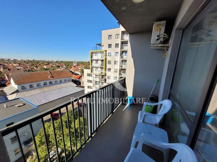 Apartament cu 3 camere decomandat, mobilat în Central