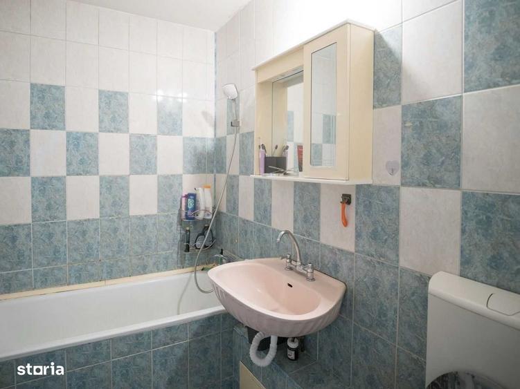 Apartament cu 4 camere în Mărgeanului