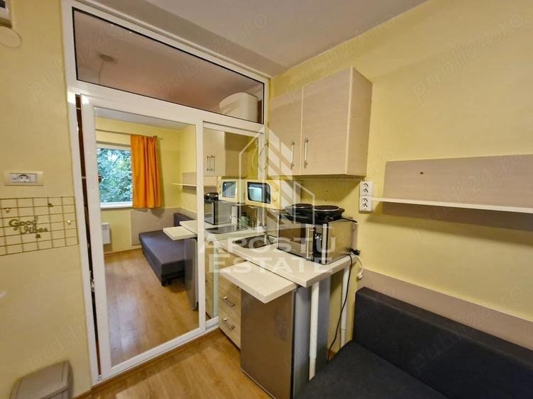 Garsonieră decomandată în Complex Studențesc