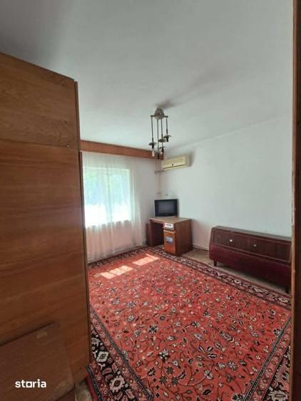 Apartament cu 3 camere decomandat în Sud