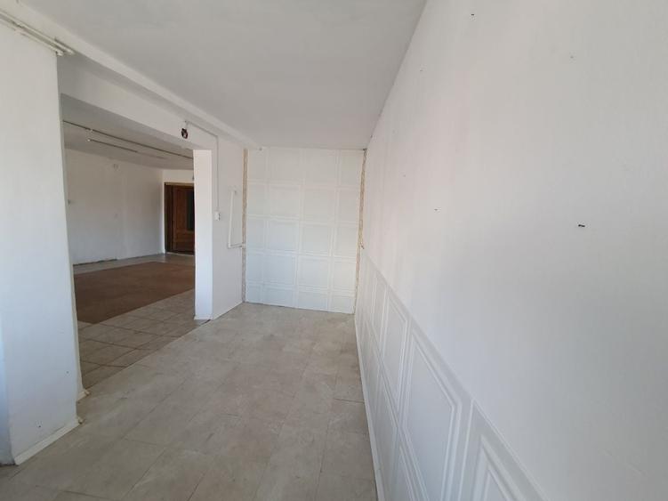 Spațiu comercial, de 80 mp, în Bărcănești