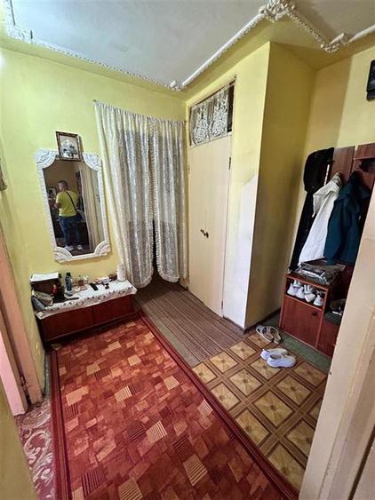 Apartament cu 3 camere decomandat în Apollo