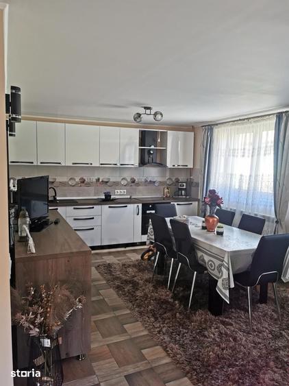 Casă cu 3 camere cu Teren 1400 Mp în Beclean