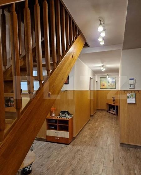 Casă individuală cu 11 camere cu Teren 906 Mp în Brașovul Vechi