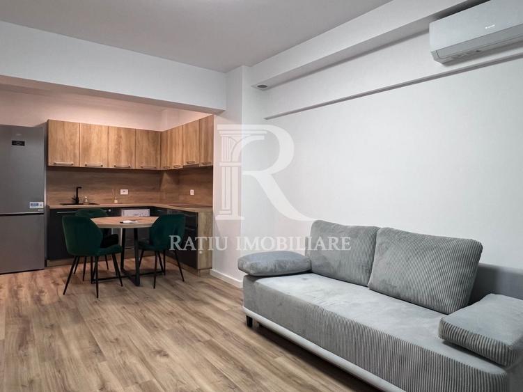 Apartament cu 2 camere semidecomandat, mobilat în Nufărul