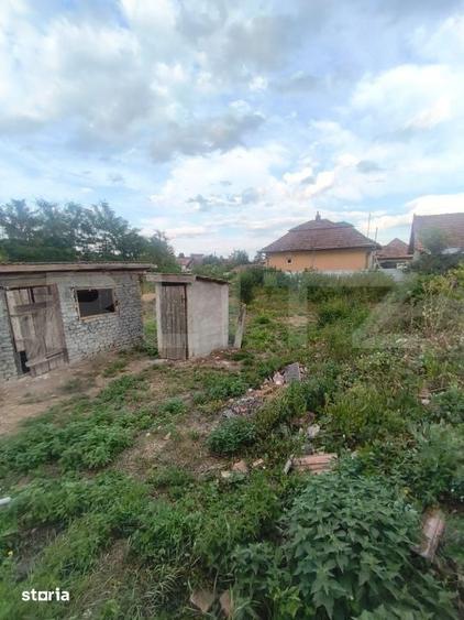 Casa de vanzare Unirea 1 aproape de centrul comunei , 35mp si 865mp te - 2