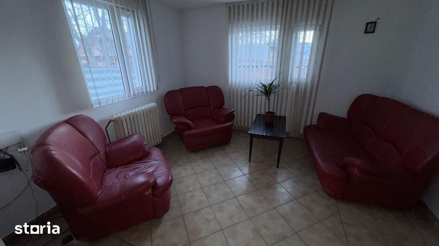 Casă cu 6 camere decomandat cu Teren 196 Mp în Sărărie