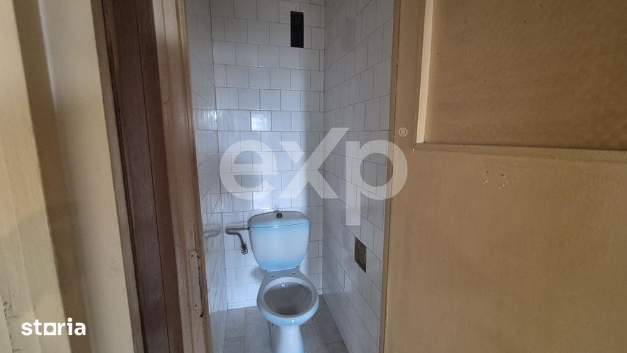 Apartament cu 4 camere decomandat în Negru Vodă