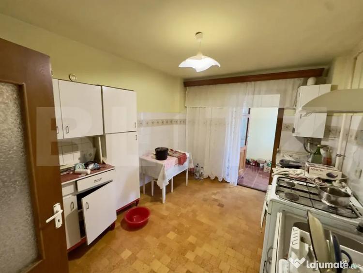 Apartament cu 3 camere decomandat în Central