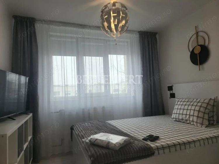 Apartament cu 3 camere decomandat în 1 Decembrie 1918