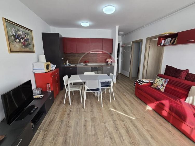 Apartament cu 3 camere semidecomandat, mobilat în Snagov